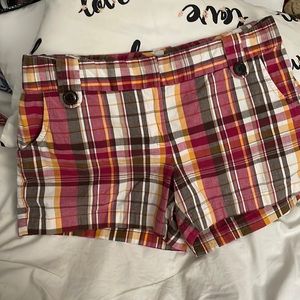 Vintage pair of plaid shorts in mint condition from Pacific Apparel size 6